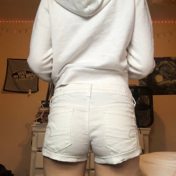 American Eagle Short Shorts (NWOT) - Picture 3 of 5